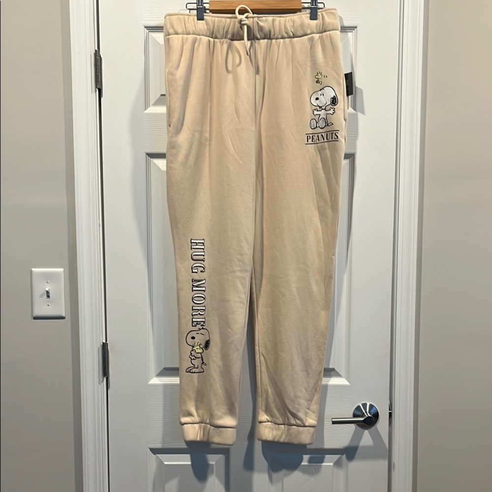 Peanuts Cream Joggers with Snoopy‎ and Peanuts Print. Size XL New with tags.